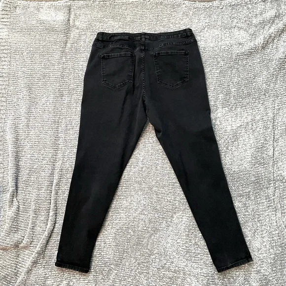 Lane Bryant Black skinny jeans - Picture 2 of 2